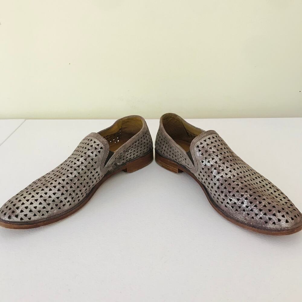 Trask Ali Perforated Metallic Loafer Flats Gray Silver Women's Size 7.5 - Picture 5 of 8